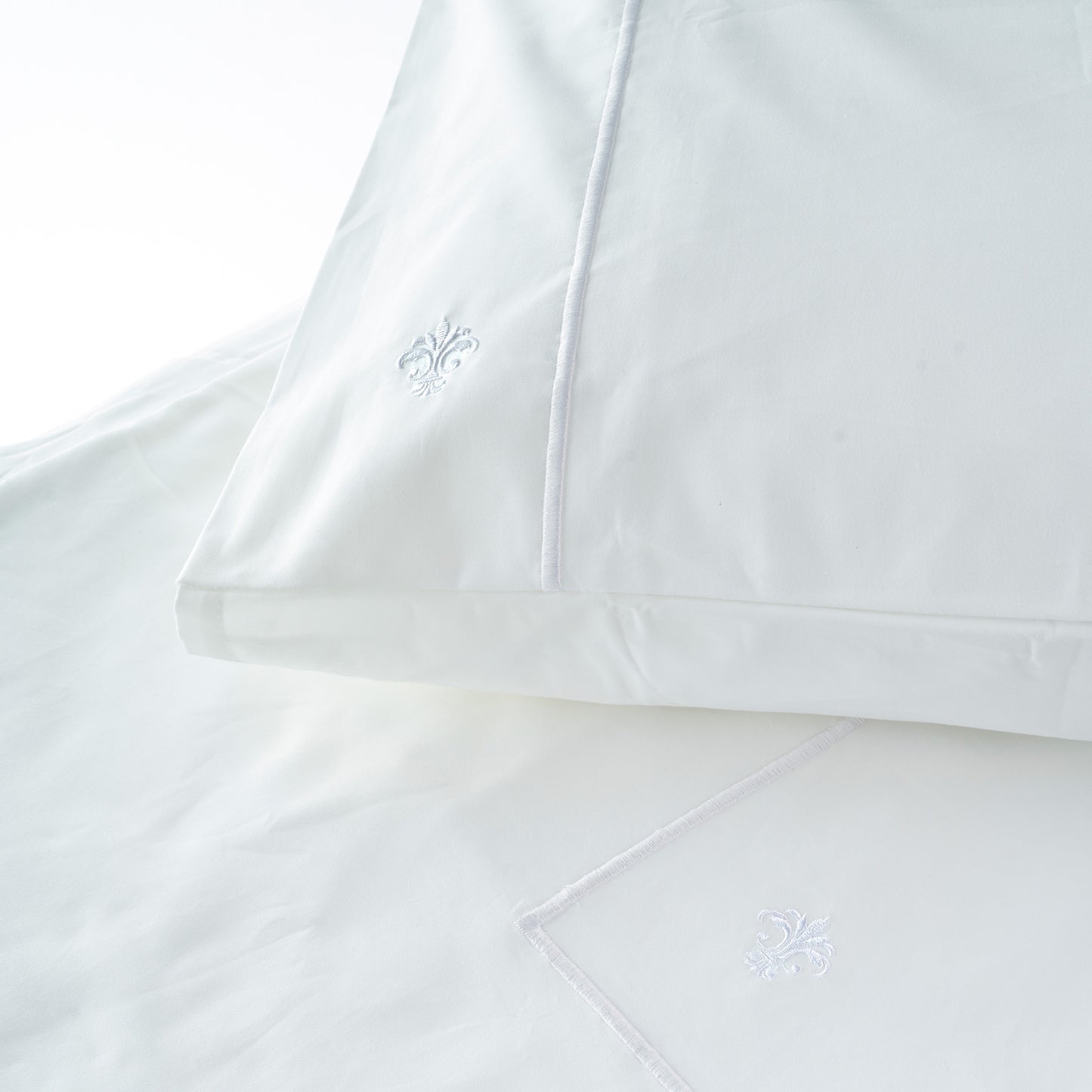 1000 TC White Duvet Cover